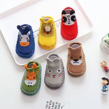Обувь для новорожденных, модные противоскользящие носки для маленьких девочек и мальчиков с мультяшными животными, тапочки, Мягкие удобные повседневные ботинки для кроватки для малышей
