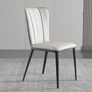 Легкий роскошный итальянский домашний обеденный стул 2022 года выпуска, новая удобная модель, комната для отдыха, минималистичная кофейня, магазин чая с молоком, столовая