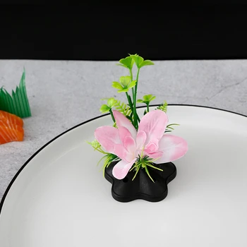 Сашими, суши, декоративный цветок, имитация орхидеи, украшенная цветами и растениями, Декоративная тарелка, ресторан отеля, Холодное блюдо